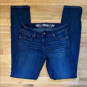 Express Stella Low Rise Skinny Jean.